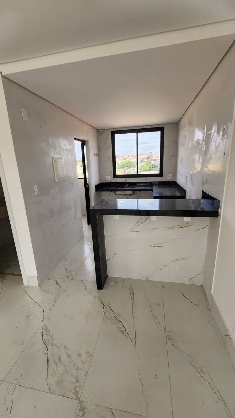 Cozinha tipo e cobertura